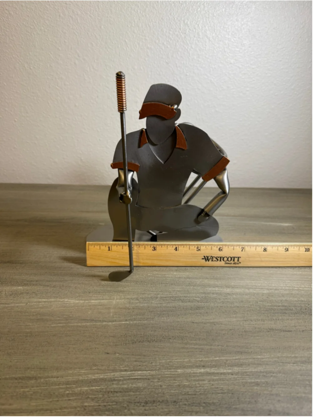 Handcrafted Metal Golfer Wine Bottle Holder Sculpture – Sports Bar Decor Caddy